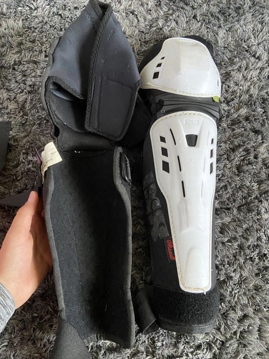 Наколенки IXS в перфектно състояние