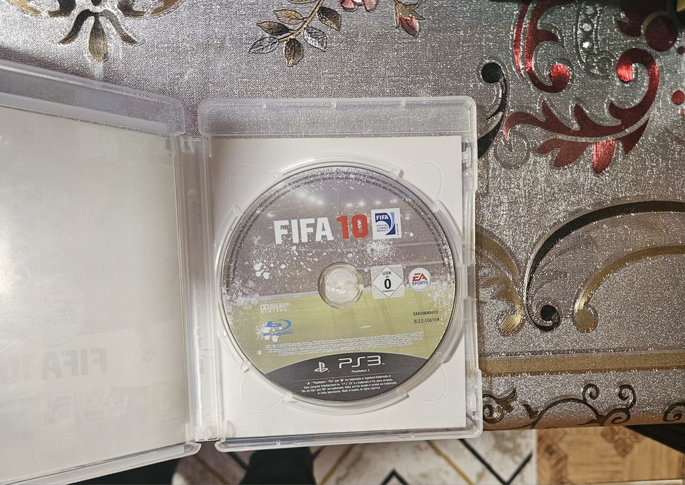 Футболни игри за playstation 3   FIFA 2017 и  FIFA 2010