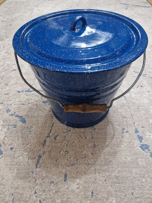 Ведро эмалированное с крышкой