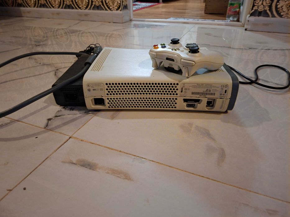 Vând Xbox 360 bun