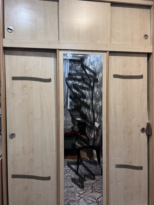 Продам шкаф вместительный