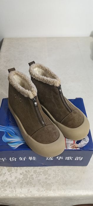 Продаются женские угги