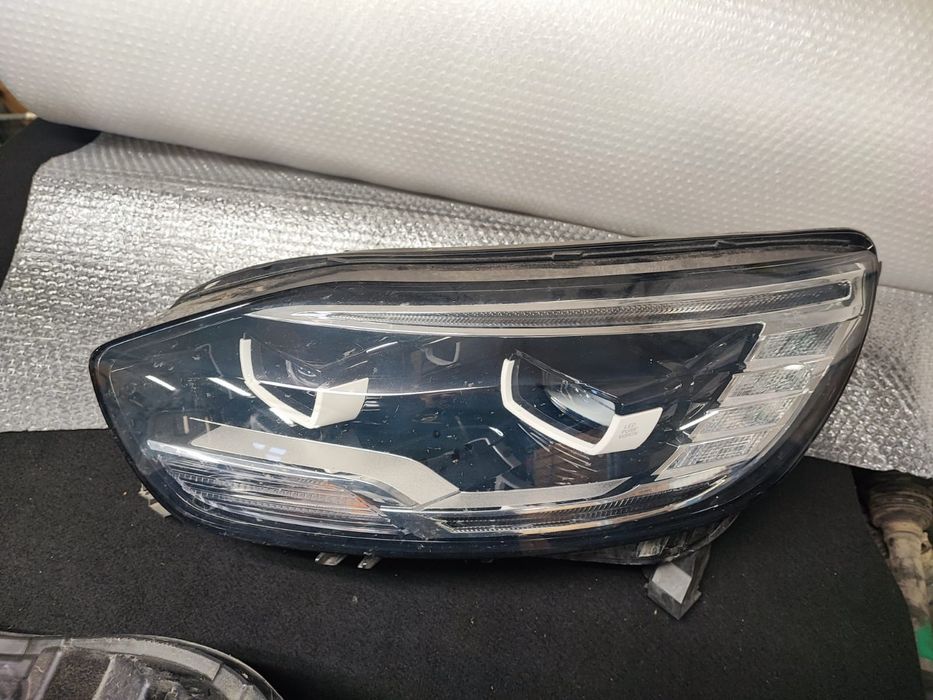 Vînd far stînga dreapta full led renault scenic 4 2018