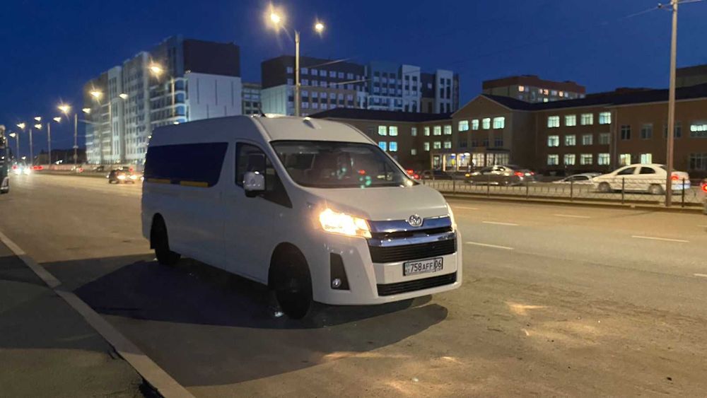 Услуги трансфера на микроавтобус Toyota Hiace