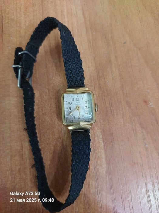 Продам раритетные часы