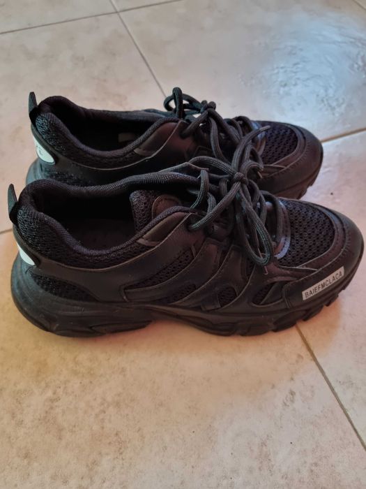 Маратонки и обувки  различни размери и цени