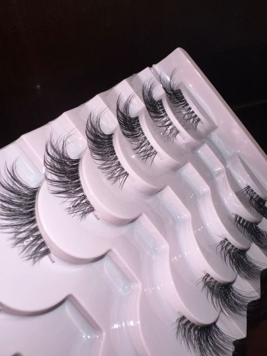 Обемни изкуствени мигли