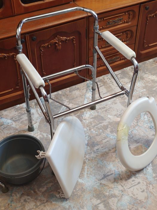 Санитарное кресло-унитаз