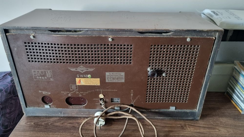 Стар радио приемник