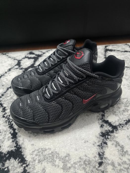 Snekears Nike Tn plus