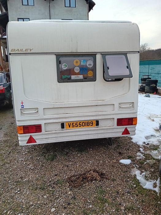 Vând rulota bailey
