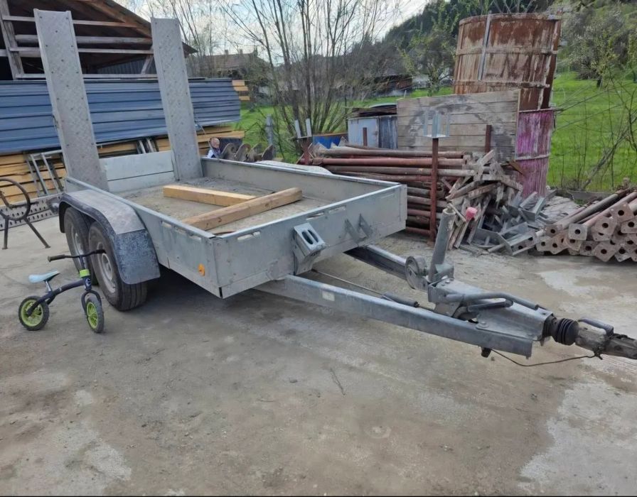 Remorcă 3000 kg de vânzare!