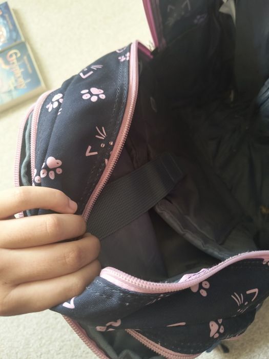 Ghiozdan cu penar inclus de firma