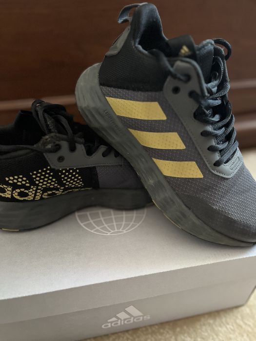 Adidasi baschet mar.36 si Nike 36