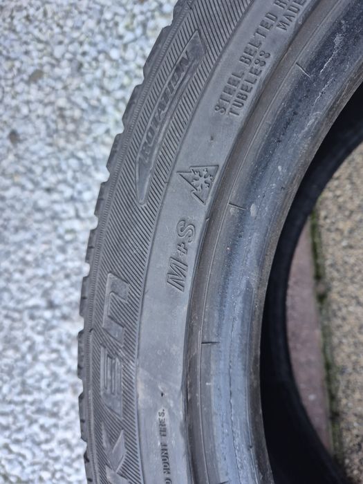 Vând cauciucuri 215/45/16 M+S 2buc imp Germania