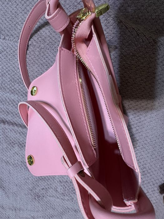 Маленькая розовая сумочка Барби