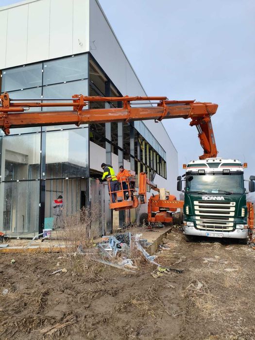 Servicii transport marfuri generale, camion cu macara