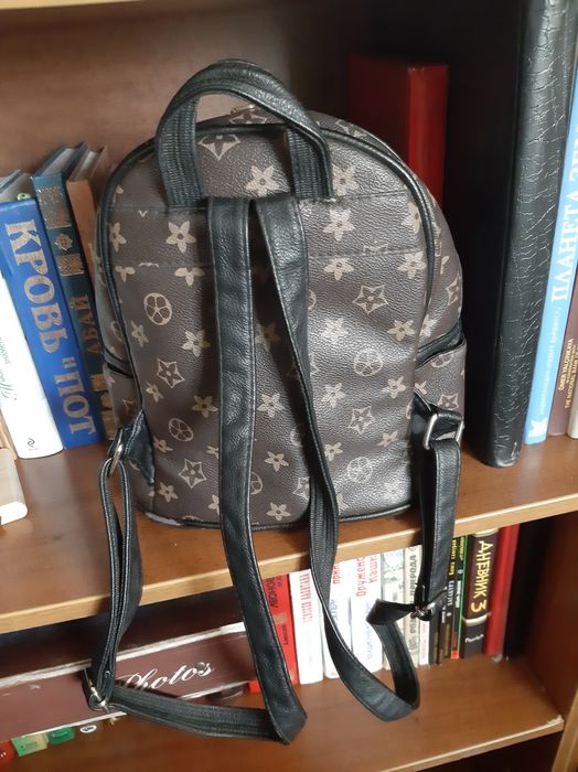 Продам стильный рюкзак