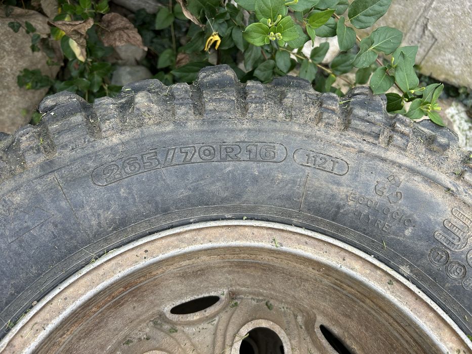 Vand 3 cauciucuri de teren