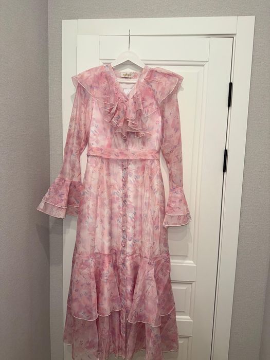 Продам платье новое