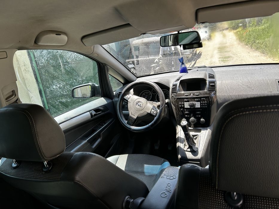 Opel Zafira B 1.9 150кс. 2009г. на части