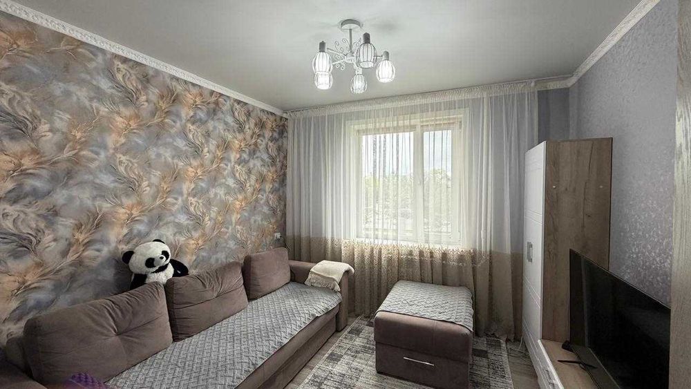 Продается 3-комн квартира, Центр, 2 этаж