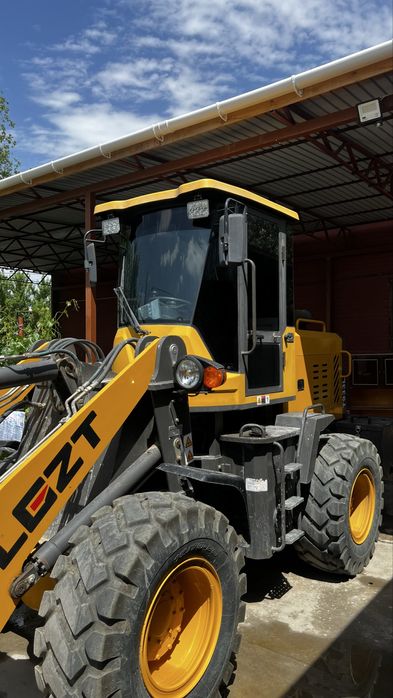 Погрузчик Фронтальный погрузчик