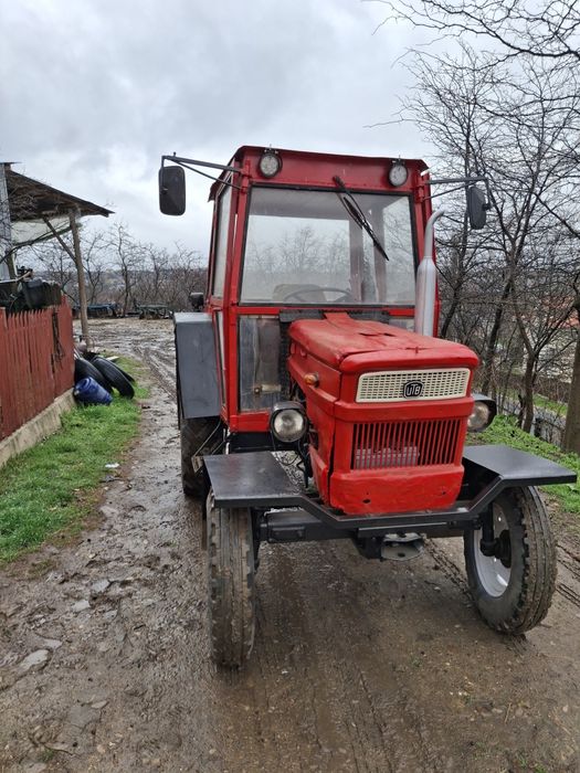 Tractor universal u445