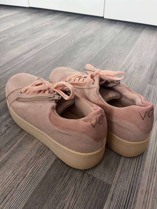 Дамски текстилни маратонки