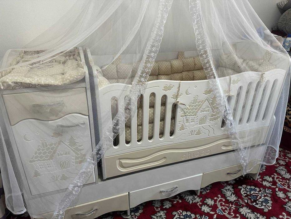 Bolalar yotog'i. Yangi.