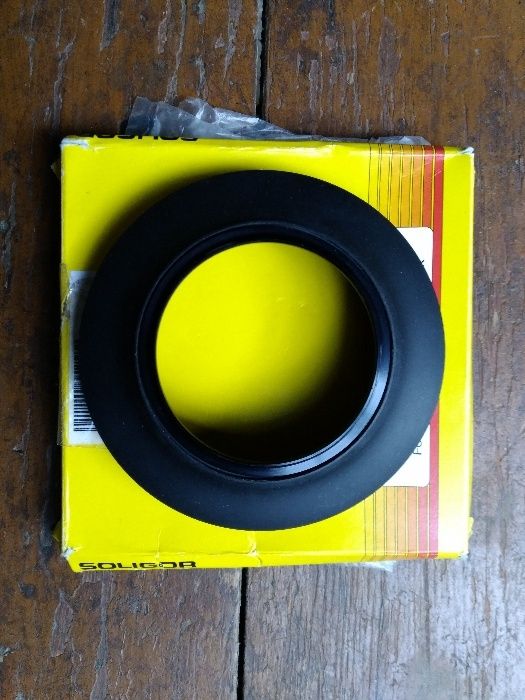 Продам бленду резиновую SOLIGOR 58mm