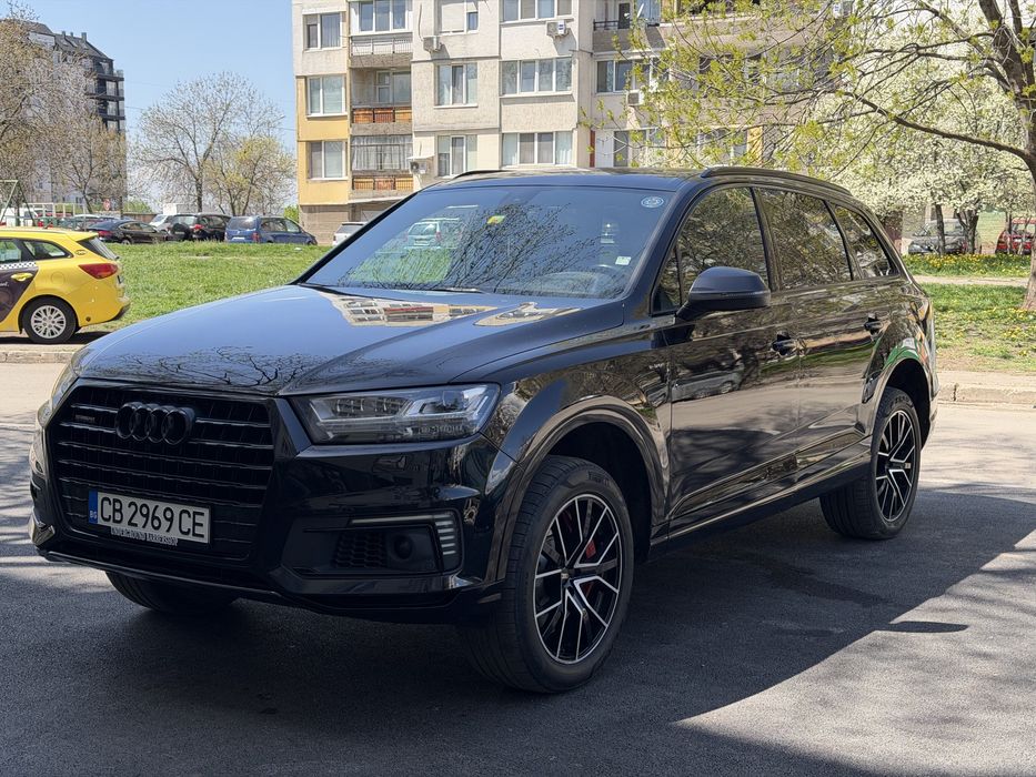 Audi Q7 etron S- line / MATRIX