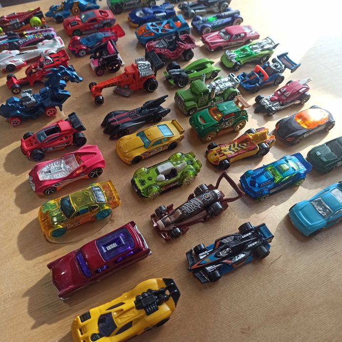 Машинки hot wheels