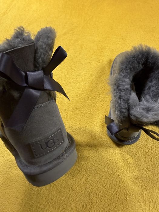 Ugg Mini Bailey Bow 36 noi new