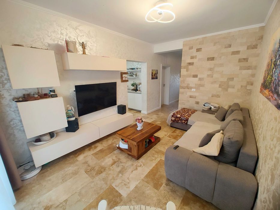 Vand casa Duplex Timisoara zona Braytim, 4 camere + living, 3 bai