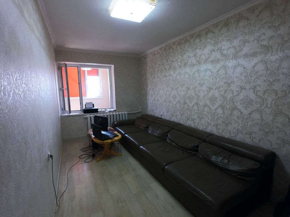 Продается Кожанный Диван