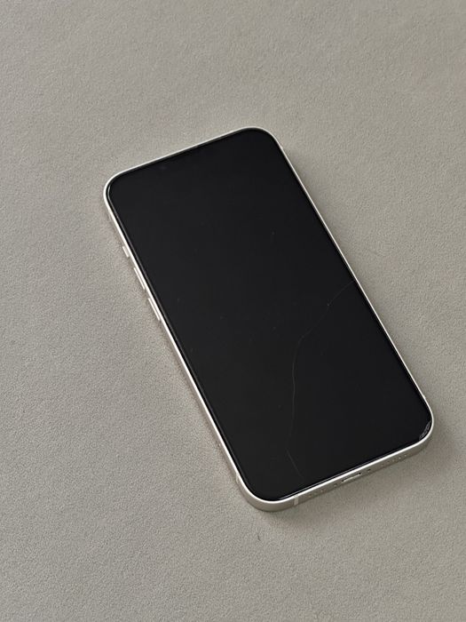 iPhone 13 128 ГБ White (Белый)