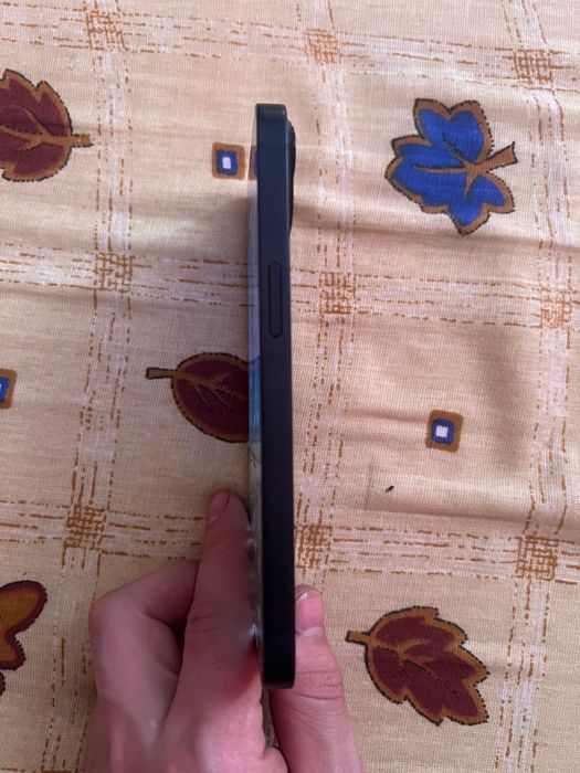 Продам айфон 13 в отличном состояние