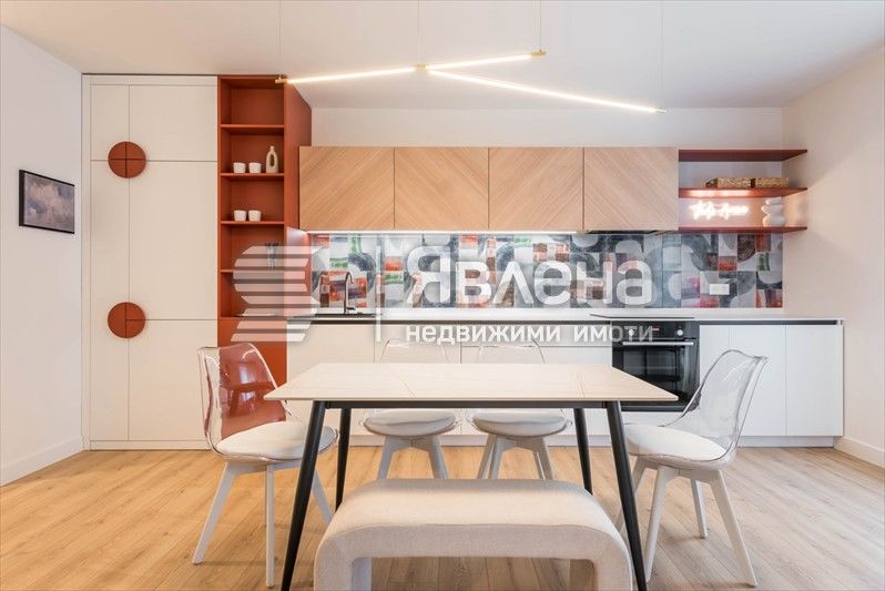 Продава се Двустаен апартамент в Варна, Чайка - 71 кв.м за 3367 €/кв.м - Снимка #4