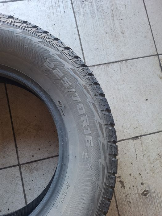 Продам  б/у шины