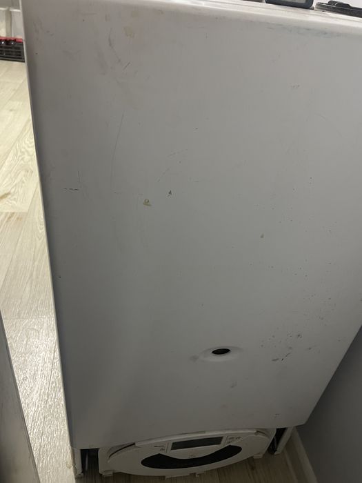 Продам котел Ariston на запчасти