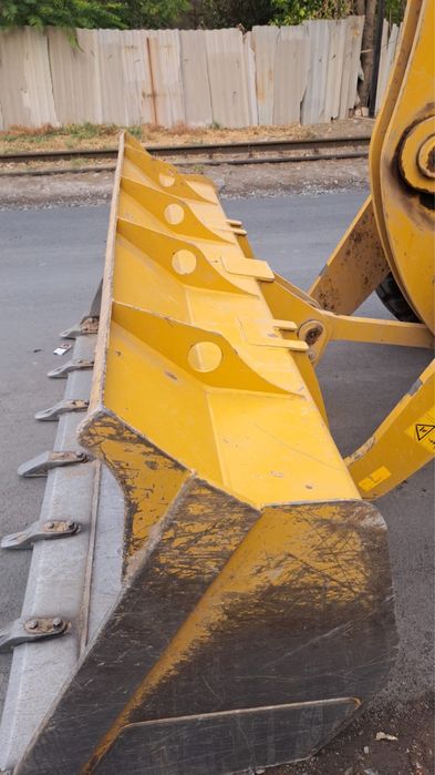 Продаем Погрузчик 2 кубовый