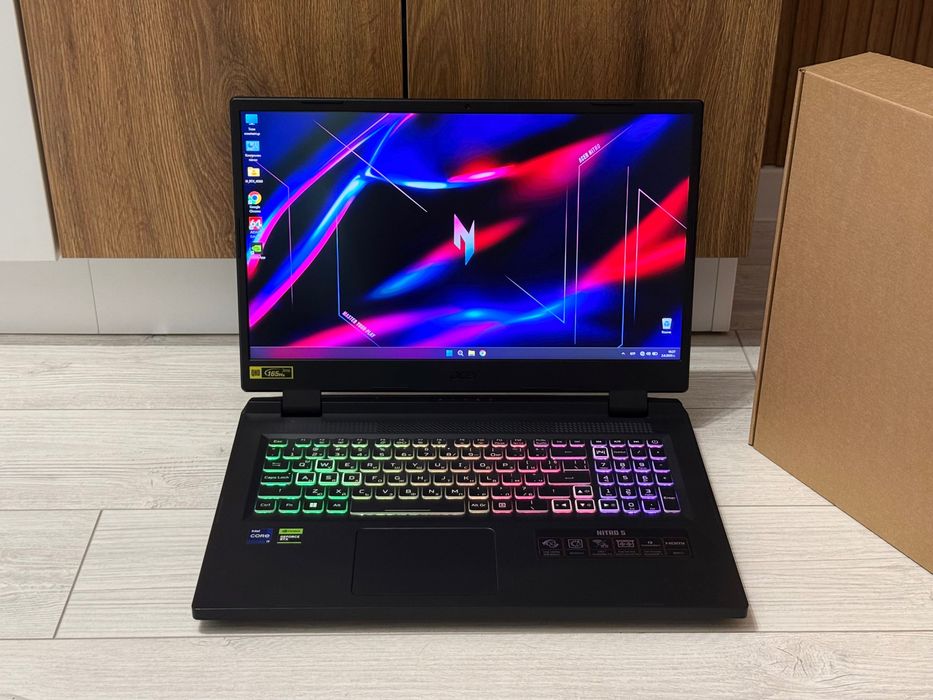 17.3 2K 165hz / i9 12900h / RTX 4060 8gb / 16GB / 512gb / Nitro / RGB