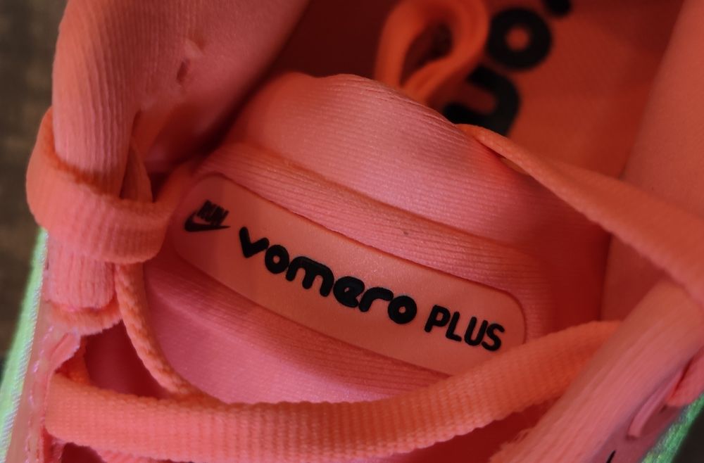 Nike Vomero plus номер 43