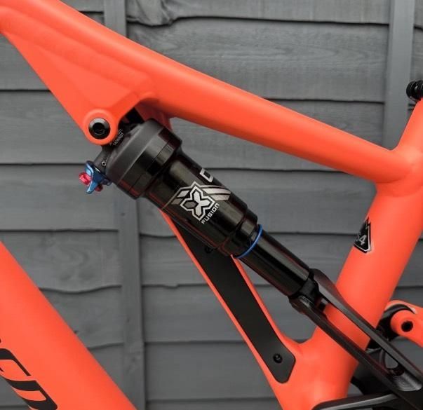 Specialized stumpjumper alloy L size