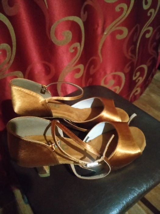 Продаю туфли для танцев