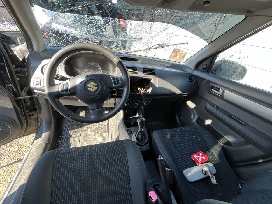 Suzuki Swift 1.3MTJ 2005г НА ЧАСТИ!!!