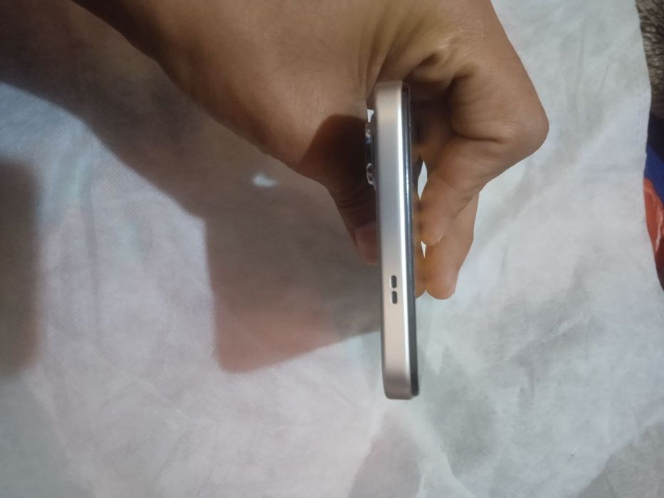 Infinix hot 60 8/128gb srochna