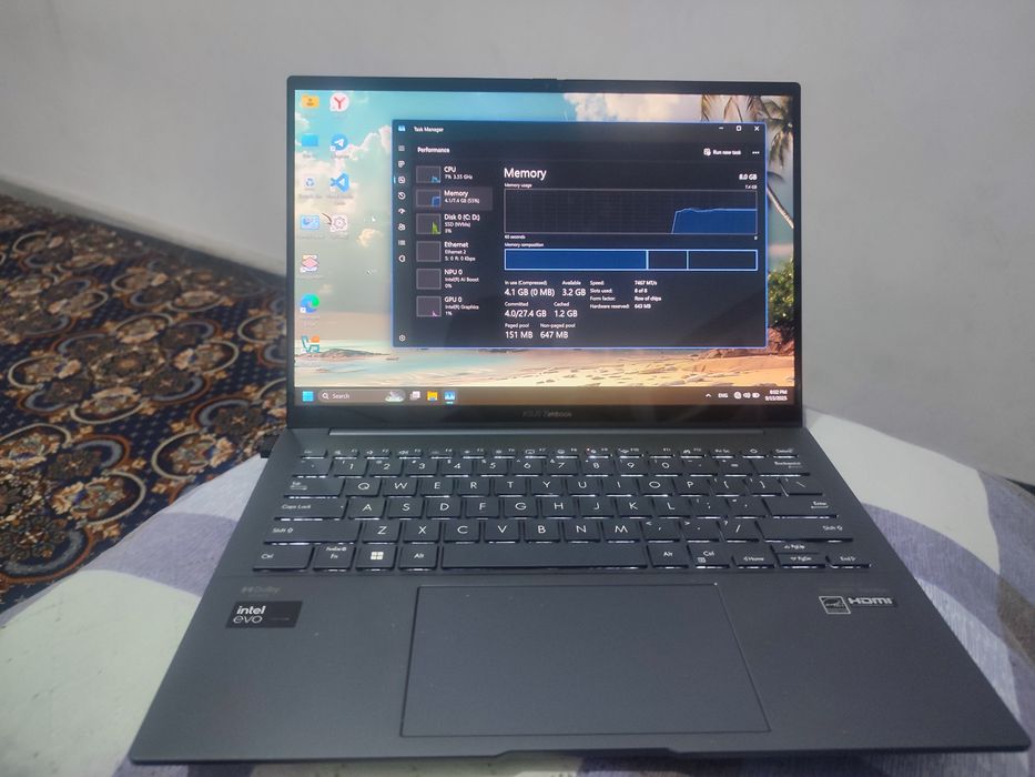 ASUS ZenBook 14 OLED