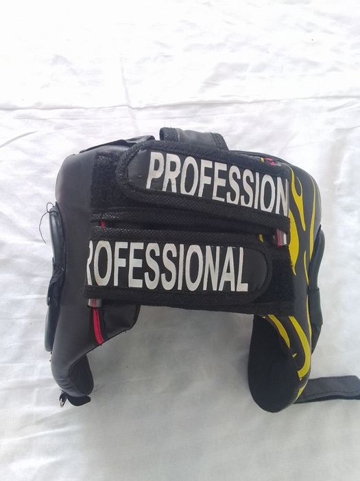 Boks shlemi.Yangi zoʻr arzon narxda.